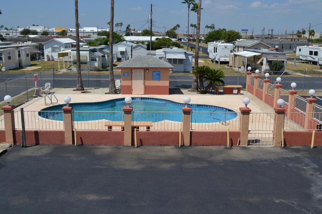 Deluxe Inn And Suites Weslaco Esterno foto