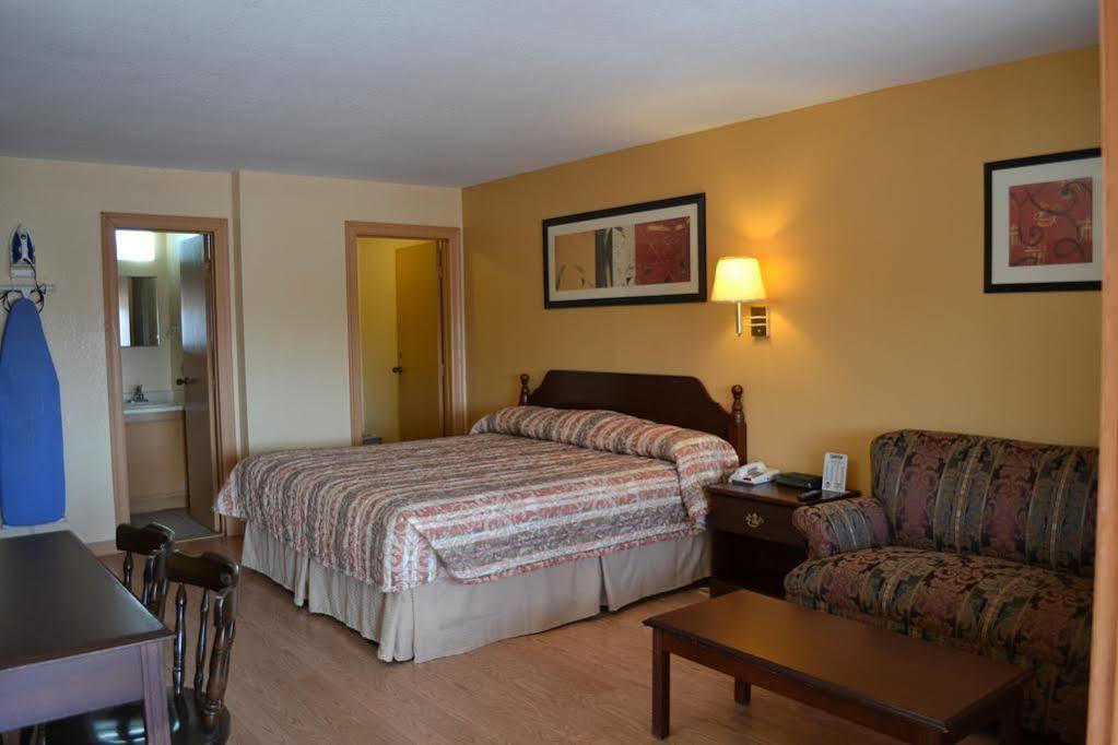 Deluxe Inn And Suites Weslaco Esterno foto